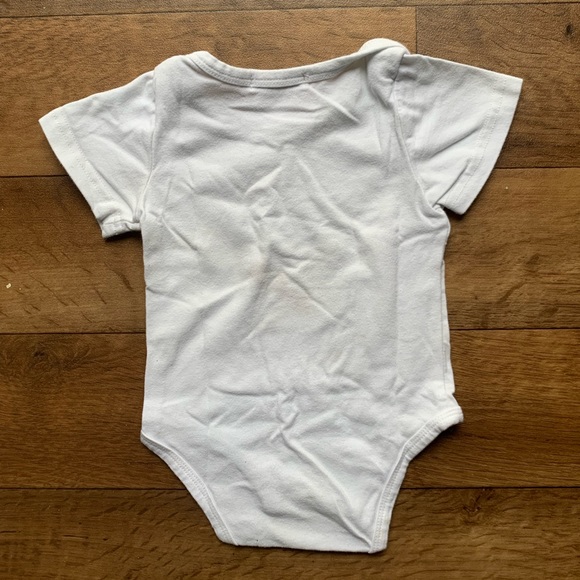 KangKang Isn’t She Pretty White Onesie for Baby Girls - Picture 2 of 2